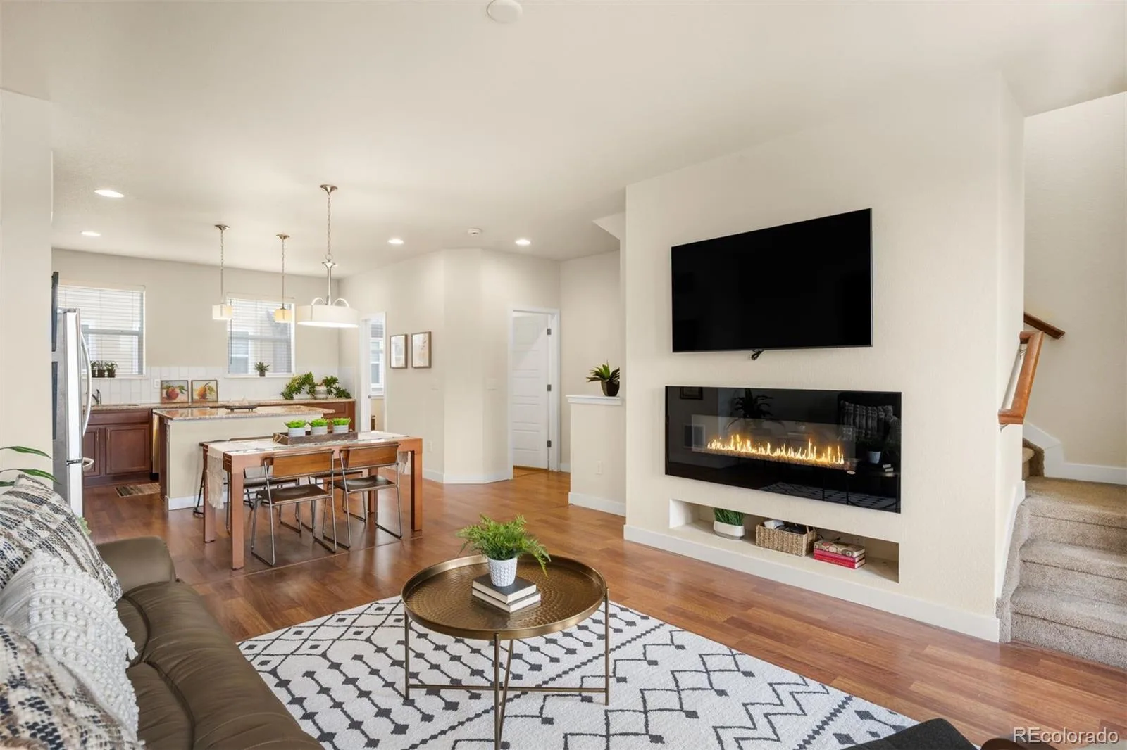 624 E Hinsdale Avenue Littleton CO 80122 | MLS #REC4492083 08282026193812 1600 2