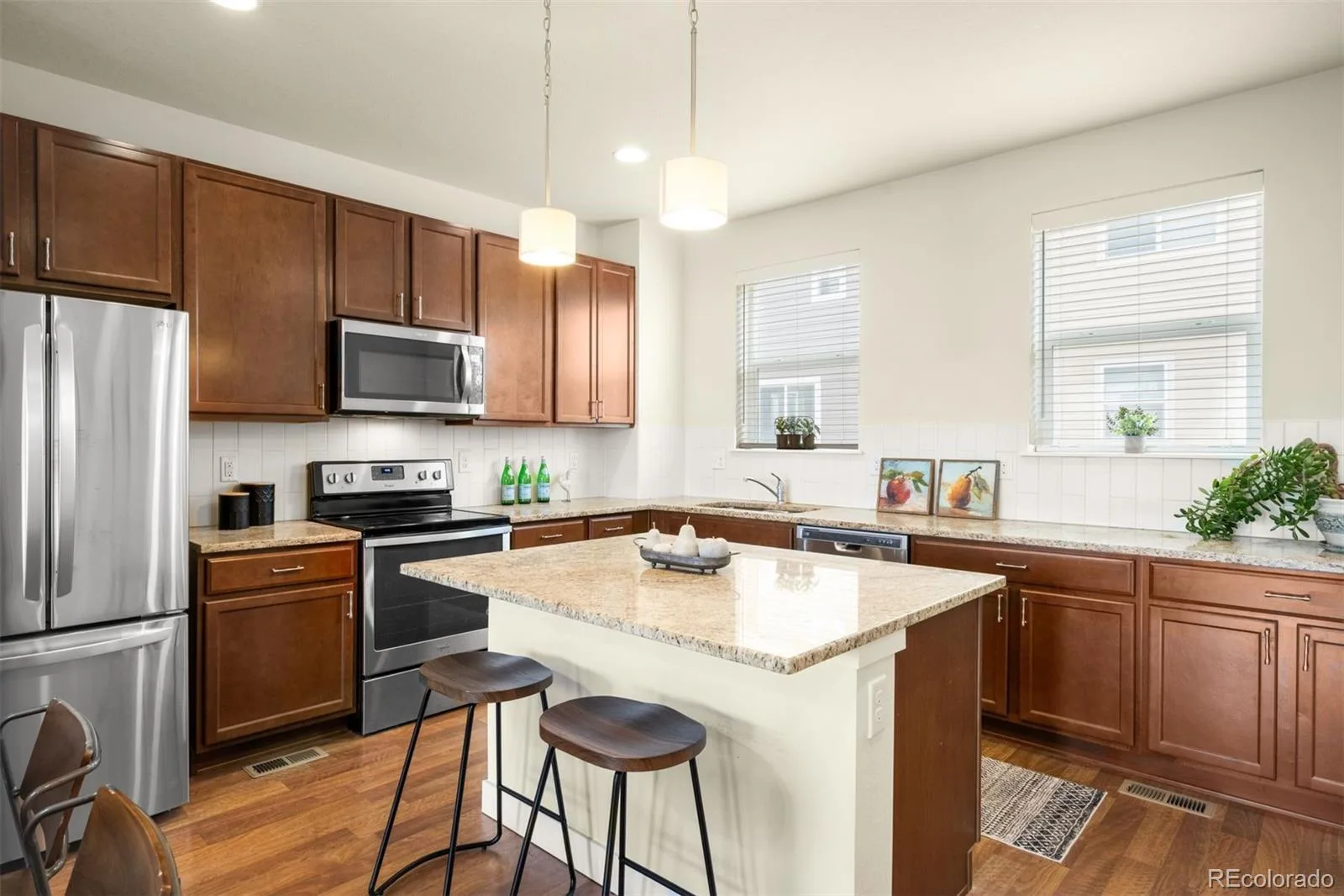 624 E Hinsdale Avenue Littleton CO 80122 | MLS #REC4492083 08282026193812 1600 3
