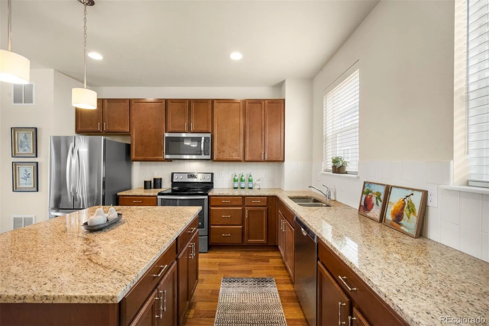 624 E Hinsdale Avenue Littleton CO 80122 | MLS #REC4492083 08282026193812 1600 6