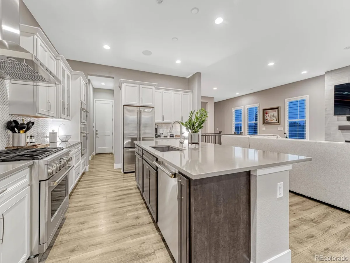 2083 Rim Ridge Drive Castle Rock CO 80108 | MLS #REC4493503 08262026180600 1200 11