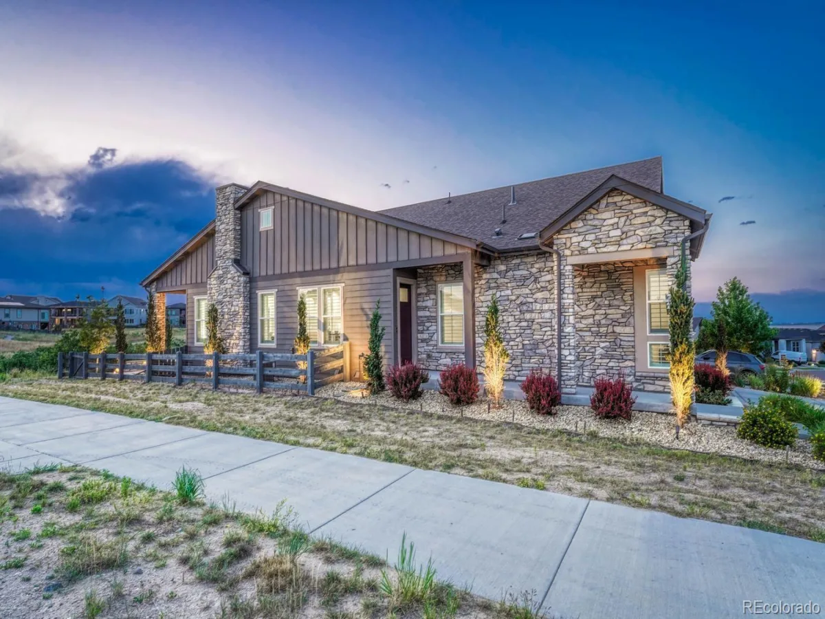 2083 Rim Ridge Drive Castle Rock CO 80108 | MLS #REC4493503 08262026180600 1200 33