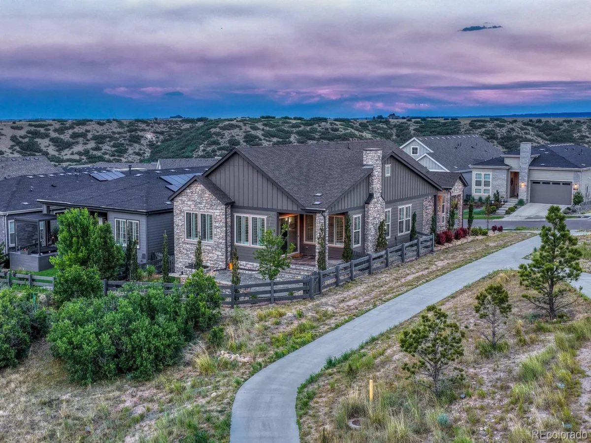 2083 Rim Ridge Drive Castle Rock CO 80108 | MLS #REC4493503 08262026180600 1200 44