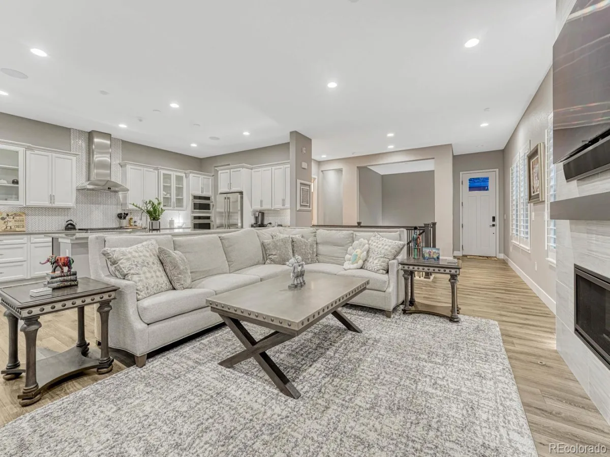 2083 Rim Ridge Drive Castle Rock CO 80108 | MLS #REC4493503 08262026180600 1200 9