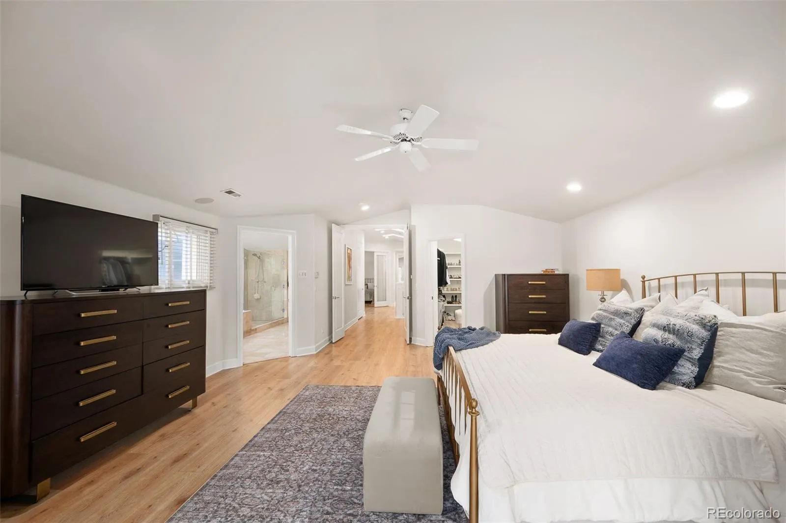 559 Jackson Street Denver CO 80206 MLS #REC4496209 04282026201952 1600 21