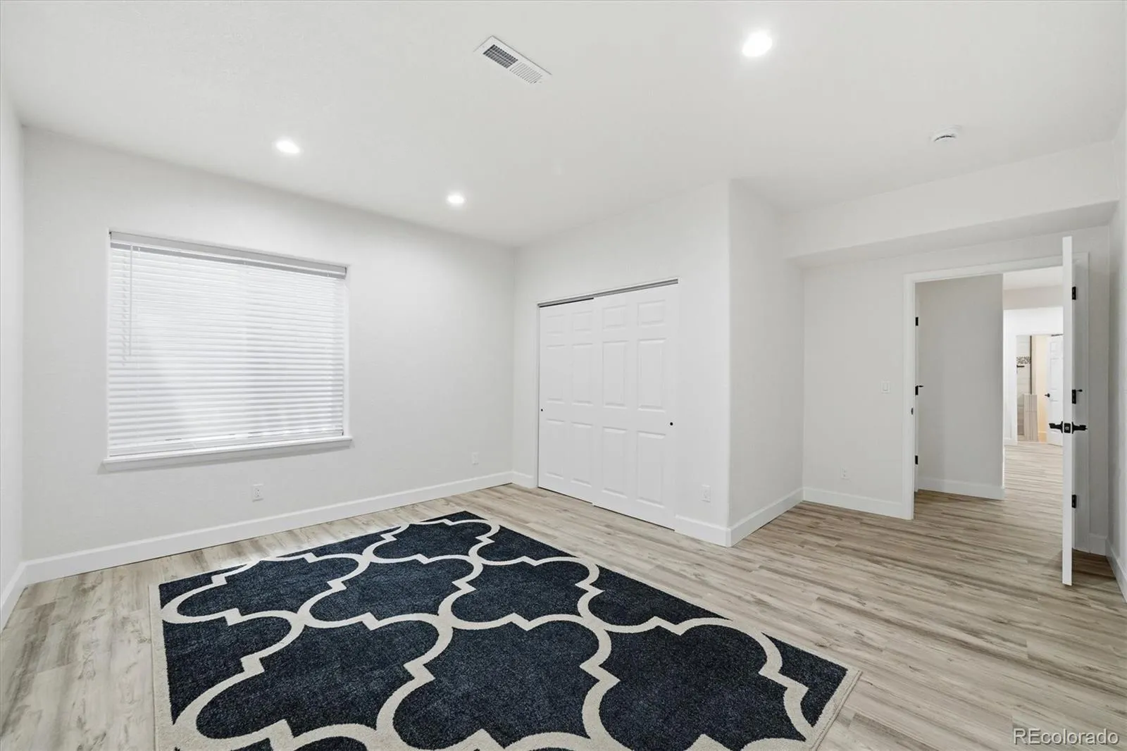 27046 E Irish Avenue Aurora CO 80016 MLS #REC4497319 05182026181844 1600 33