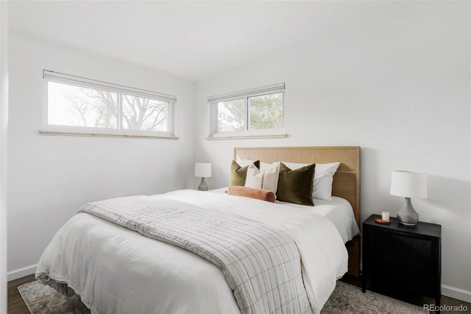 04102026152400 1600 19