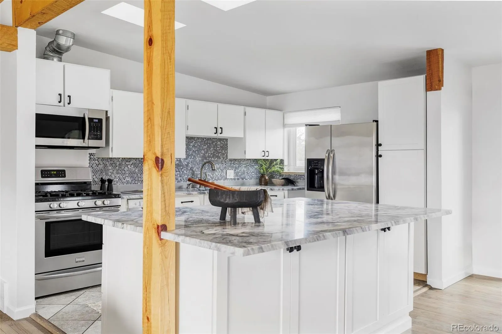 04102026152400 1600 2