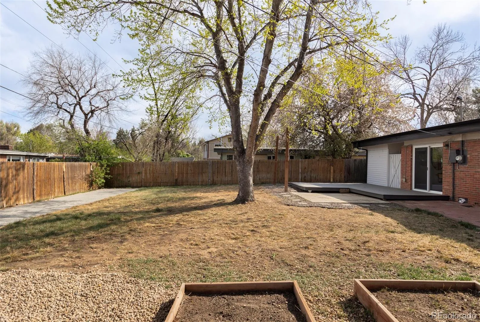 04102026152400 1600 27