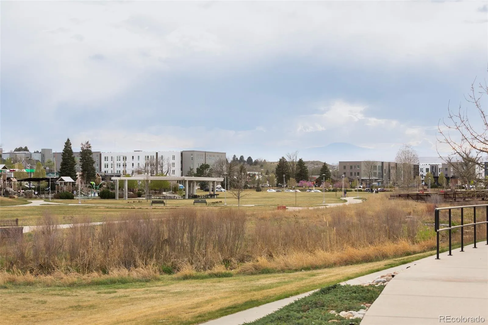 04102026152400 1600 30