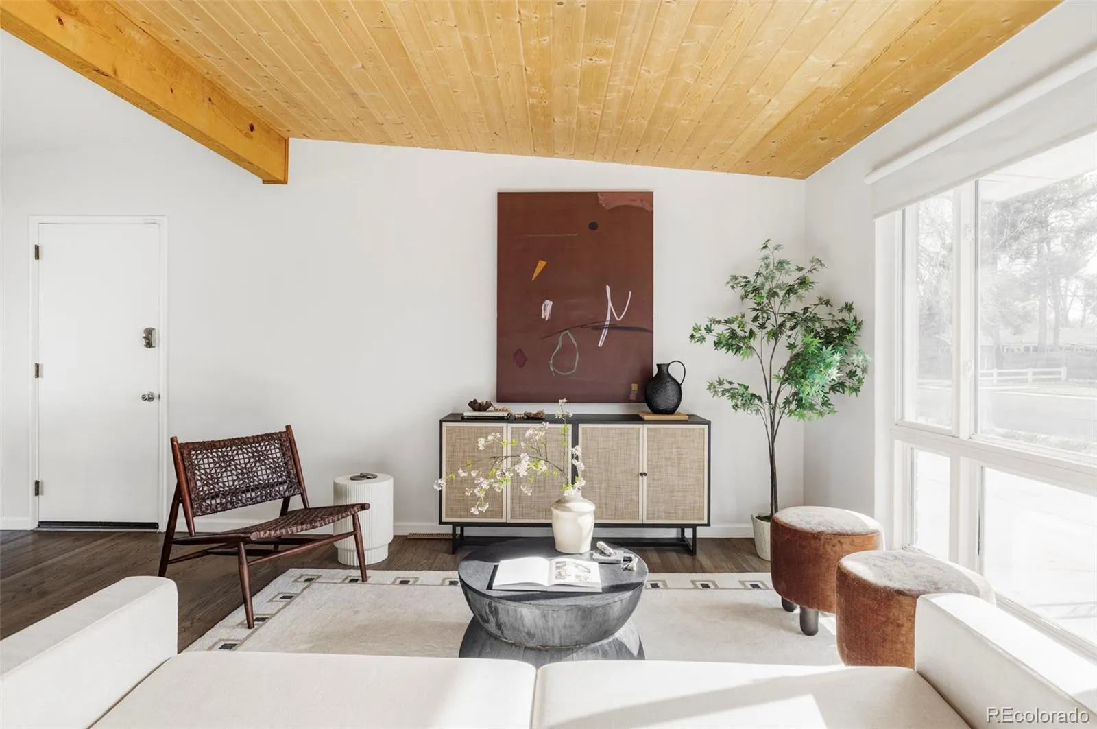 04102026152400 1600 4