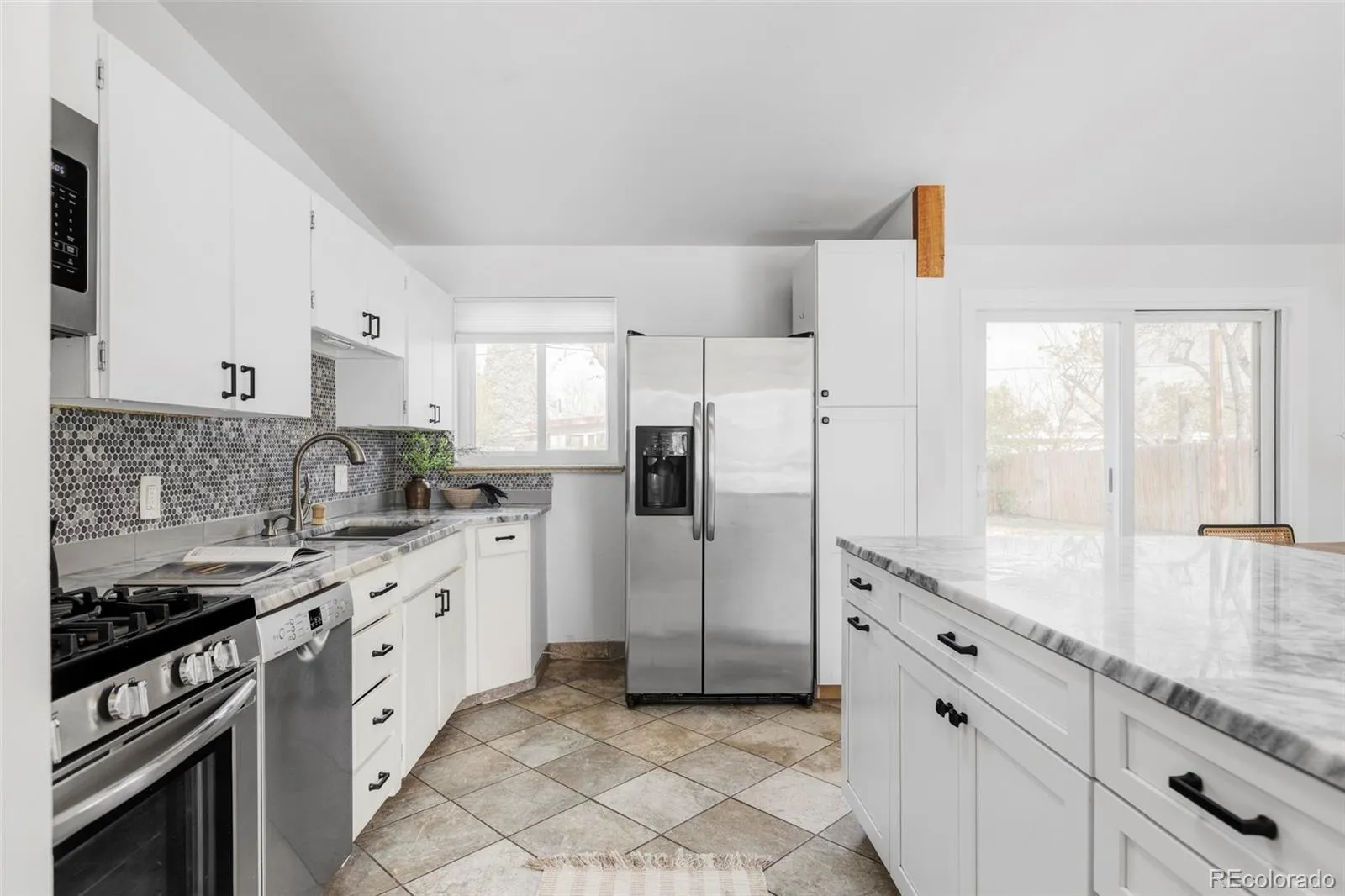 04102026152400 1600 7