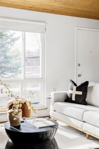 04102026152400 640 5