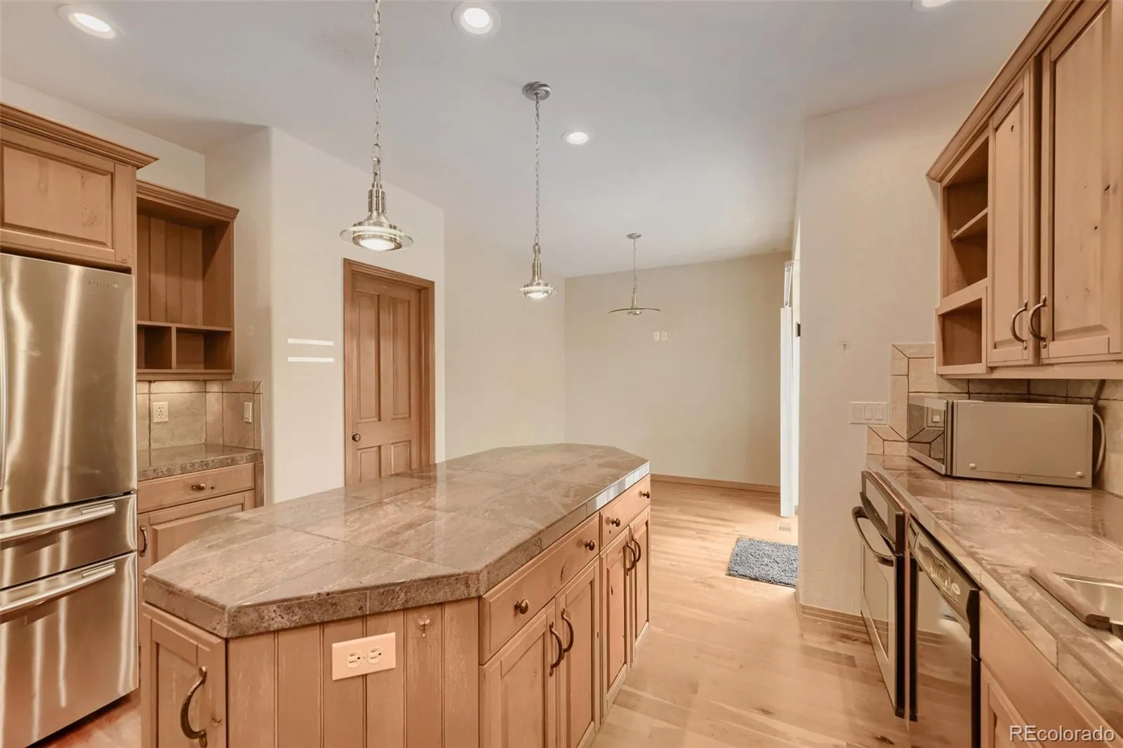 1820 Great Western Drive Longmont CO 80501 MLS #REC4501918 05022026051925 1600 11