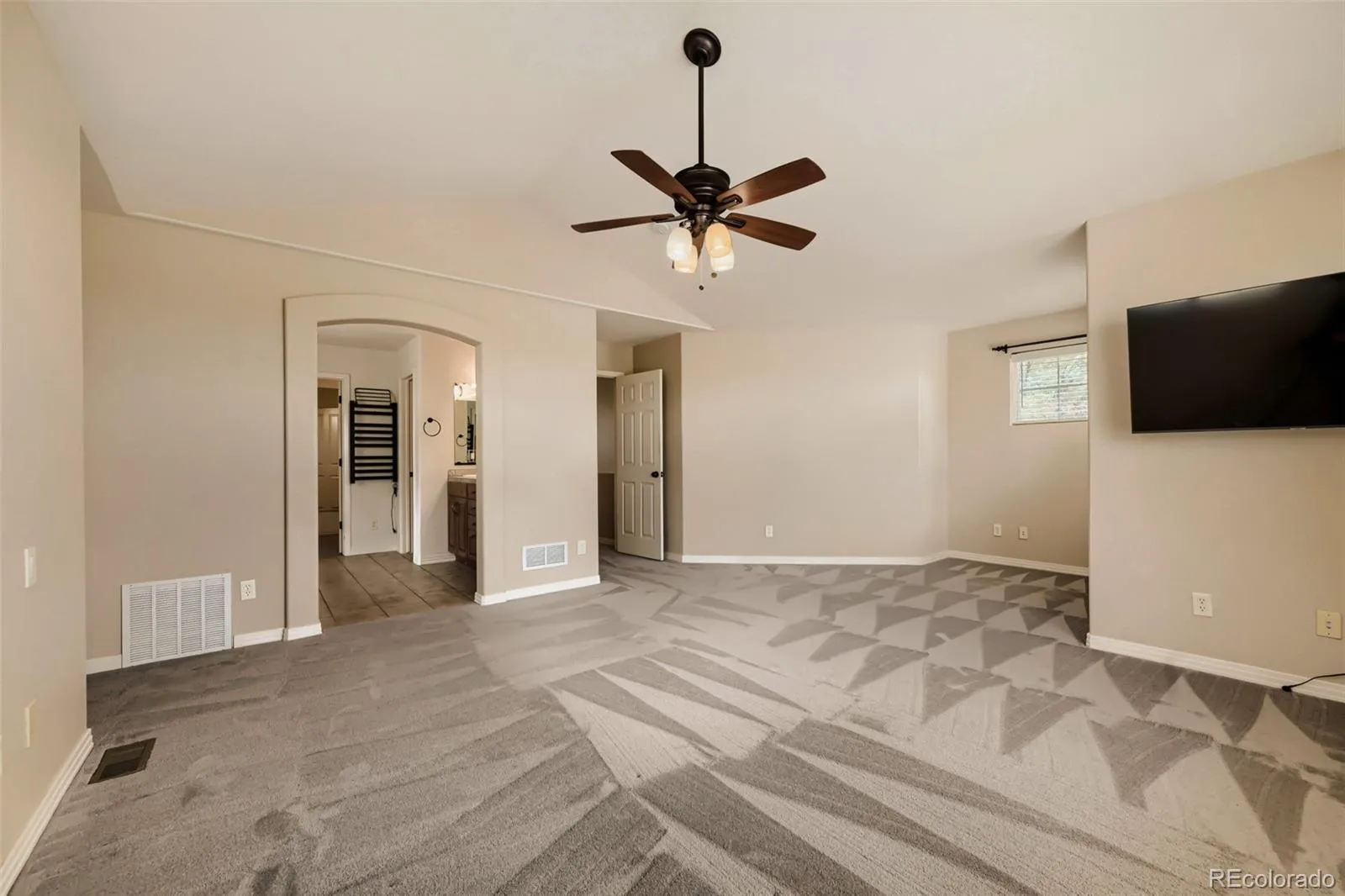 1820 Great Western Drive Longmont CO 80501 MLS #REC4501918 05022026051925 1600 23
