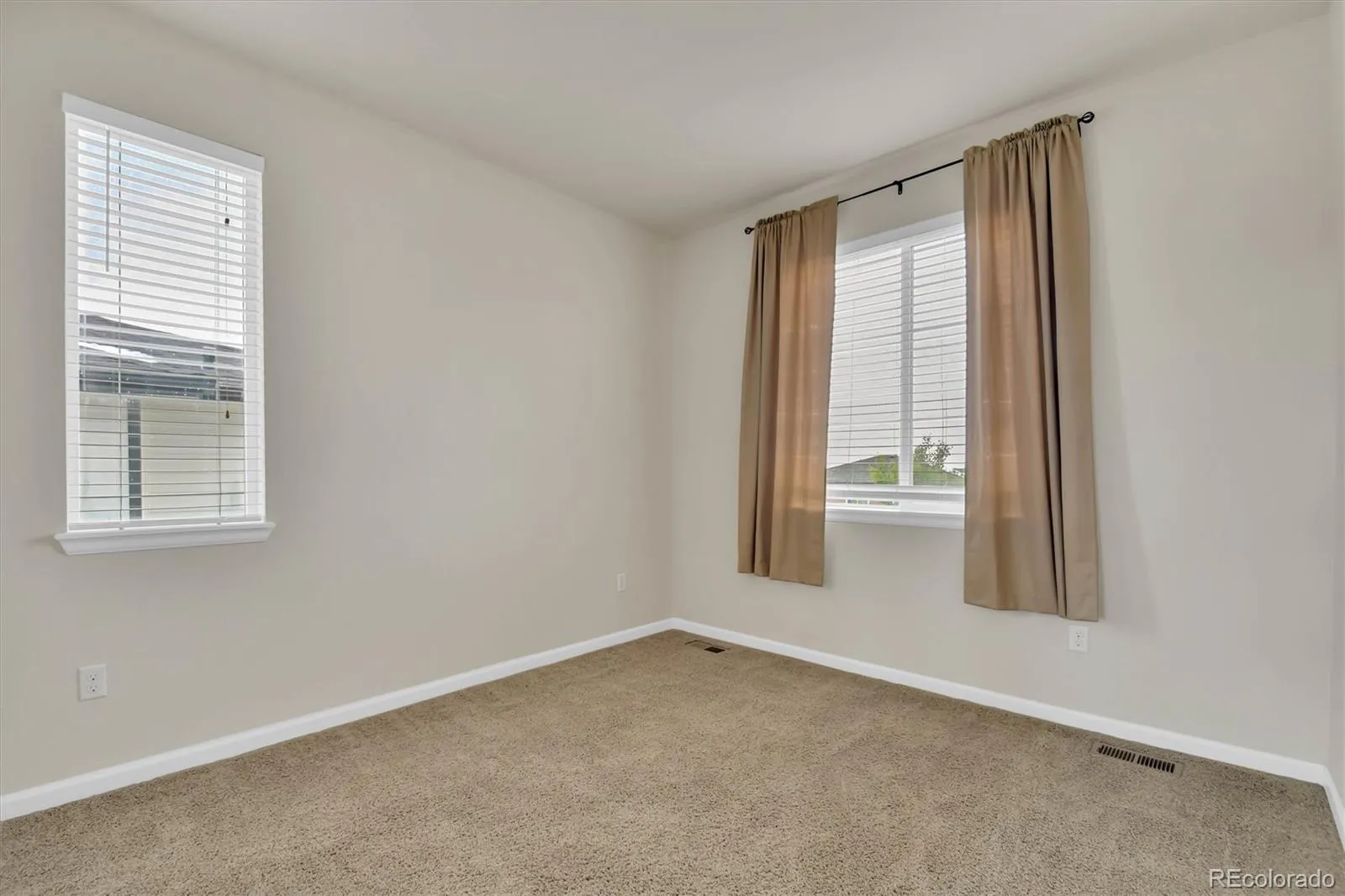 9556 Juniper Way Arvada CO 80007 MLS #REC4504100 05162026040643 1600 43
