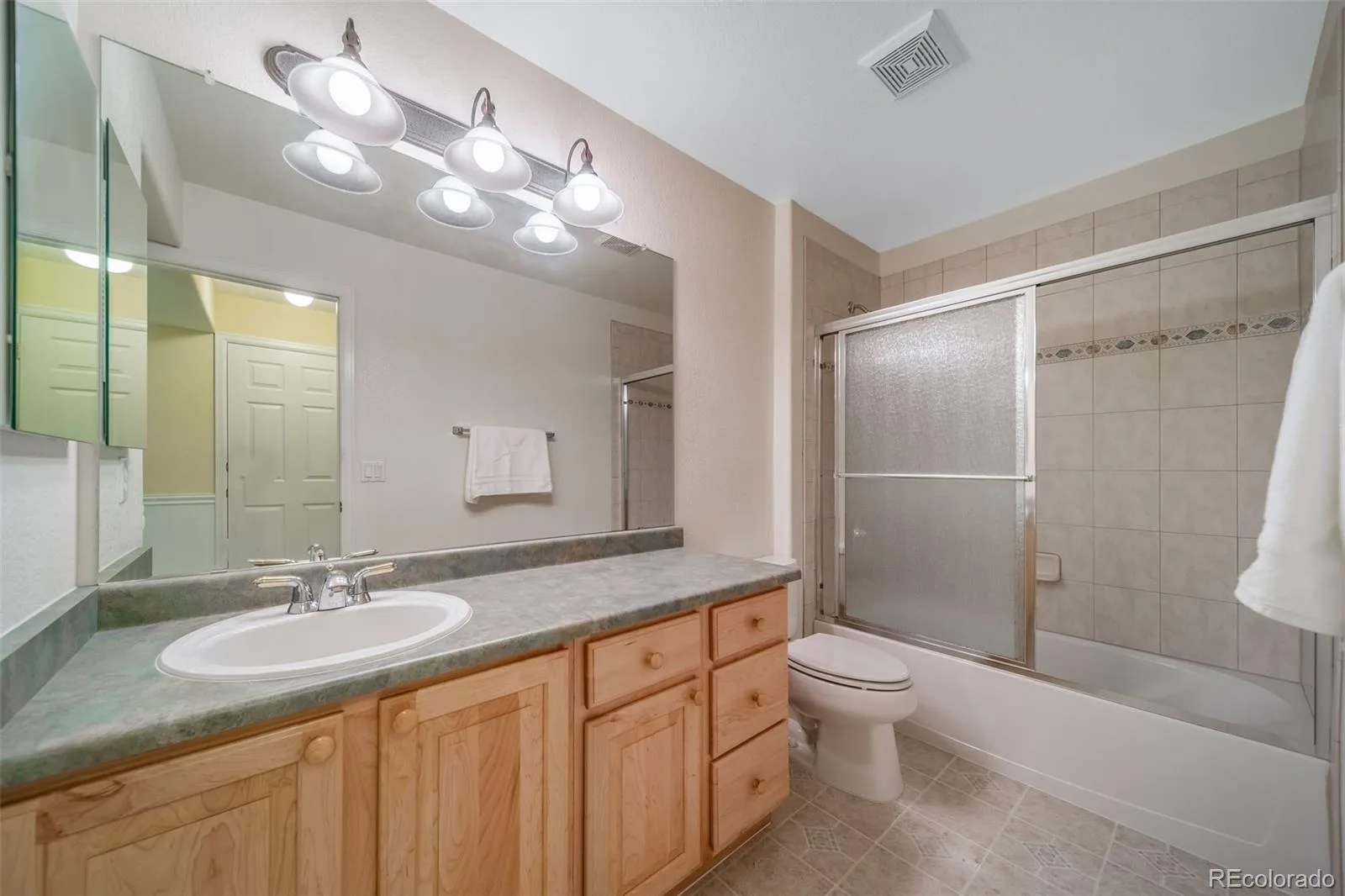 23588 E Mineral Place Aurora CO 80016 | MLS #REC4505767 08092026003841 1600 25