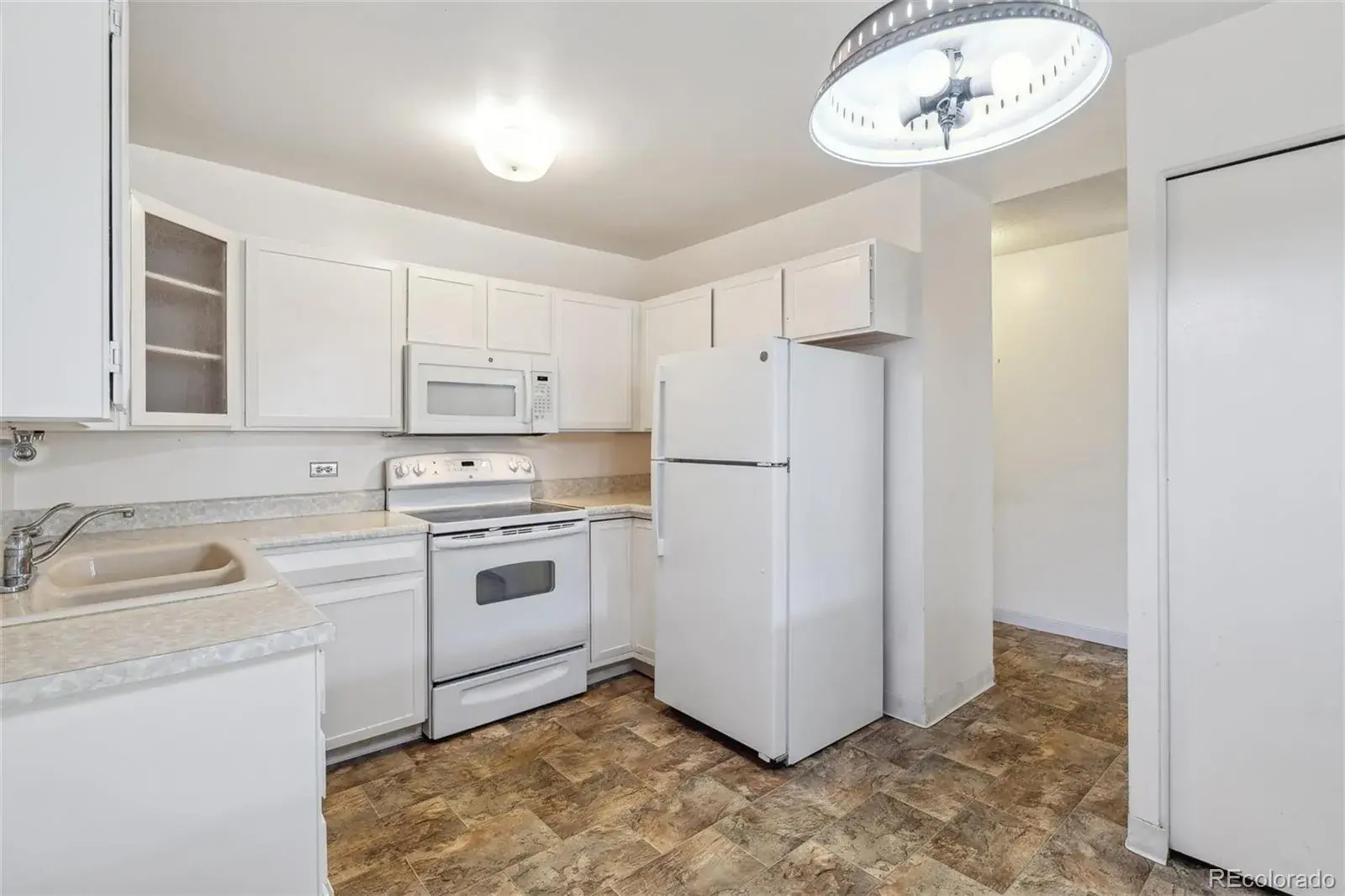 495 S Dayton Street #10C Denver CO 80247 MLS #REC4506090 01012026010245 1600 4