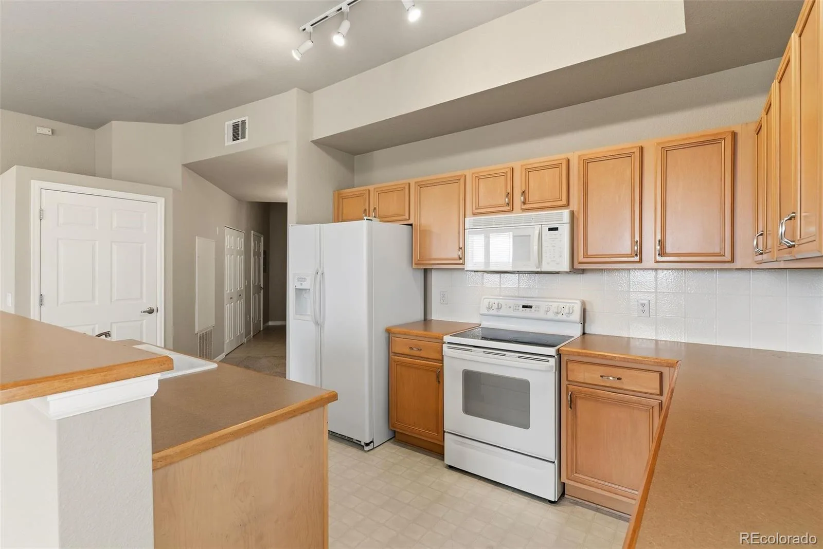 15475 Andrews Drive #412 Denver CO 80239 | MLS #REC4506736 08152026184353 1600 6