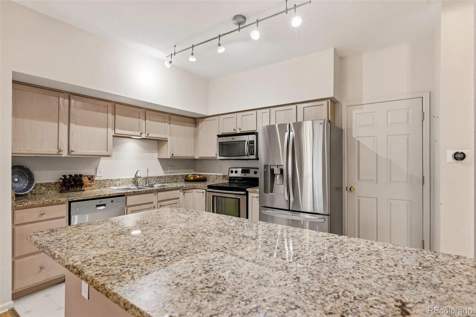 4003 S Carson Street #B Aurora CO 80014 MLS #REC4508351 06012026225910 1600 8