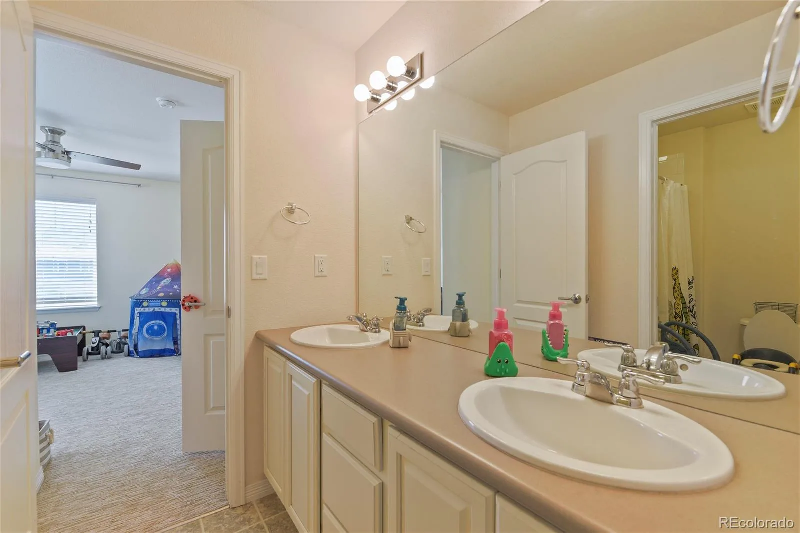 15285 Grasslands Drive Parker CO 80134 | MLS #REC4508894 08212026031029 1600 20