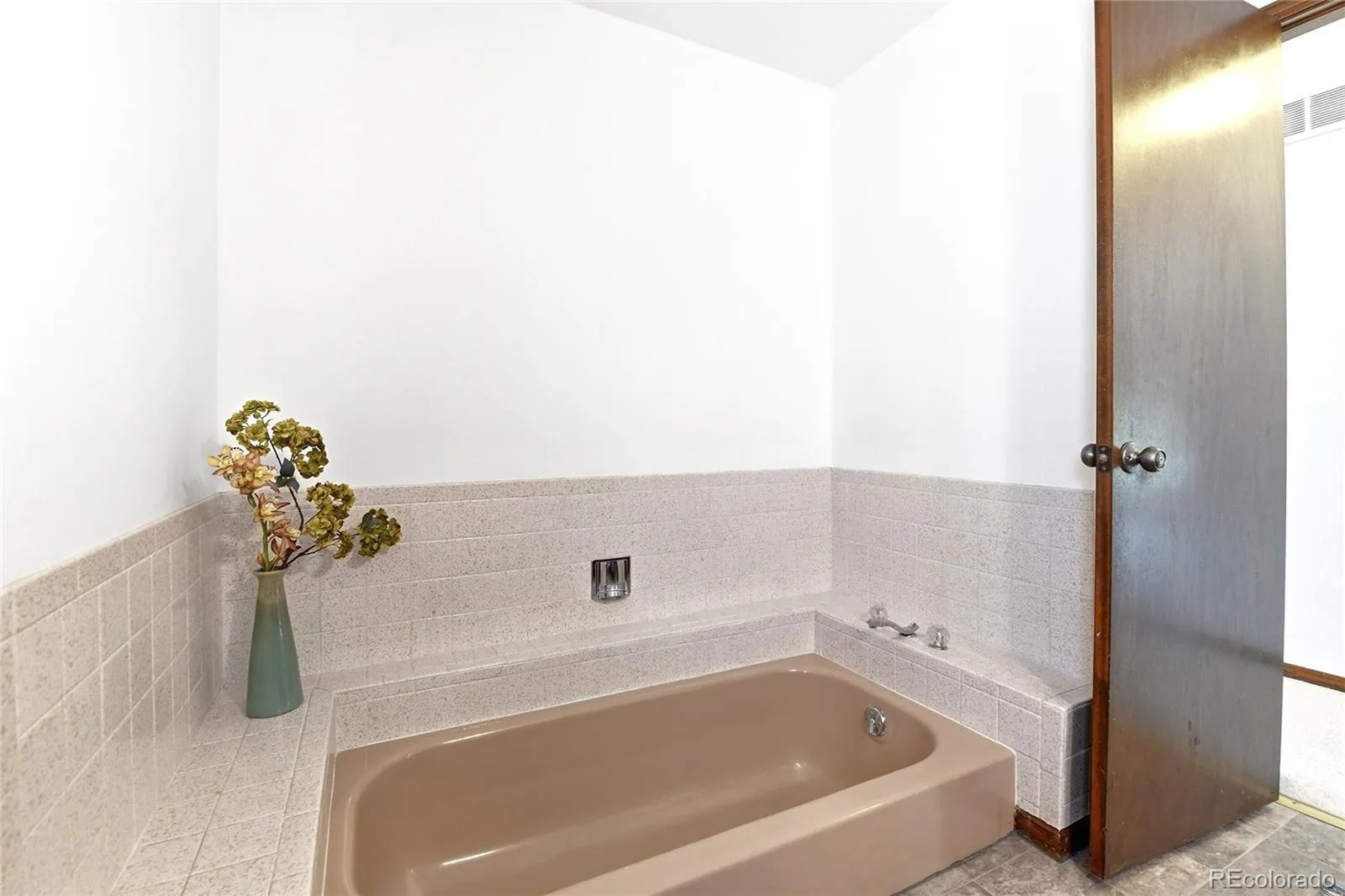 04172026004252 1600 27