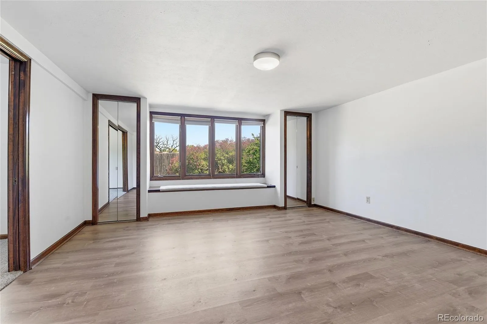 04172026004252 1600 37