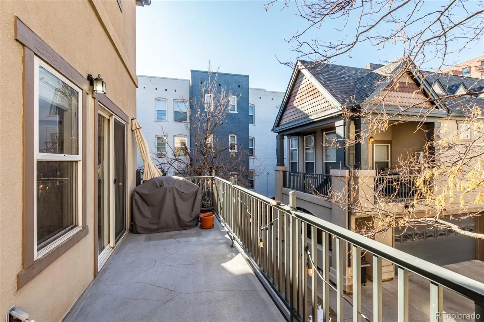 03312026220907 1600 32