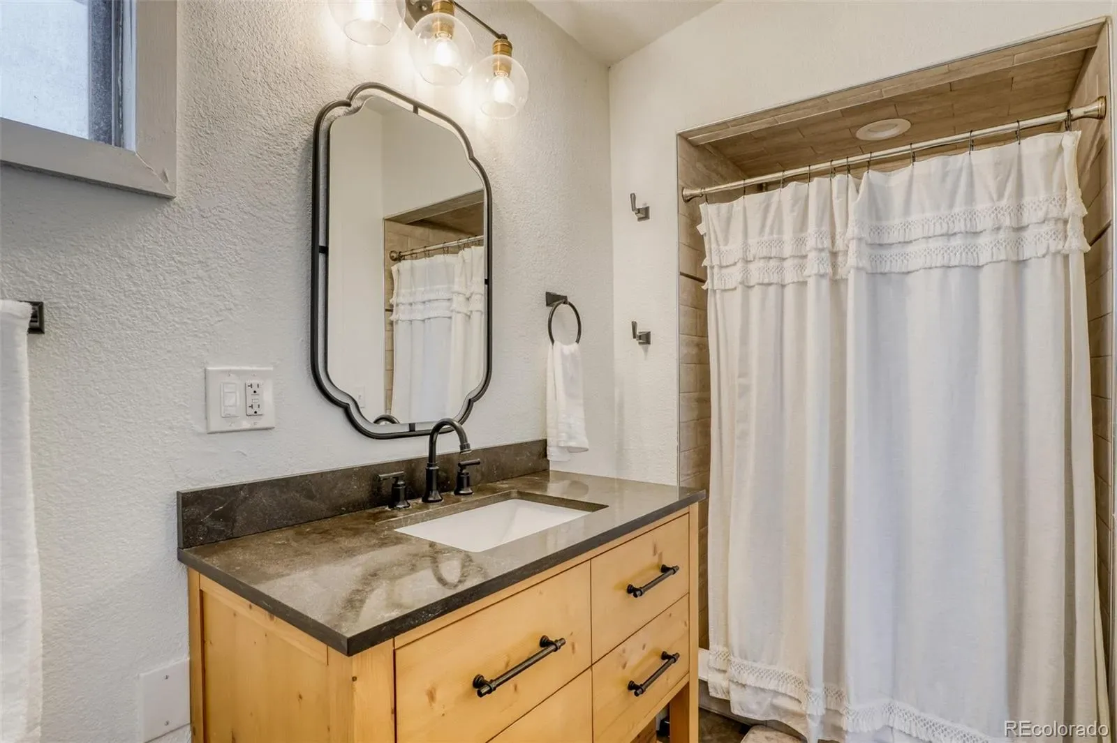 03252026183233 1600 12