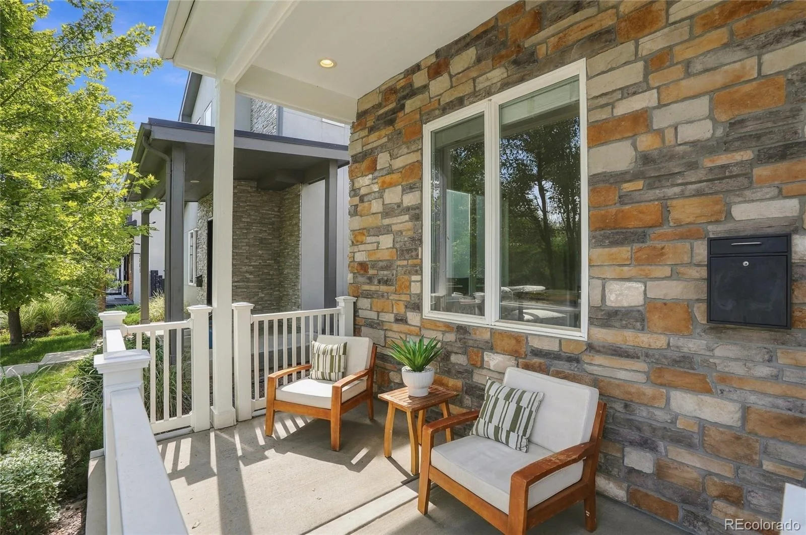 3275 S Logan Street Englewood CO 80113 | MLS #REC4515700 09232026050852 1600 1