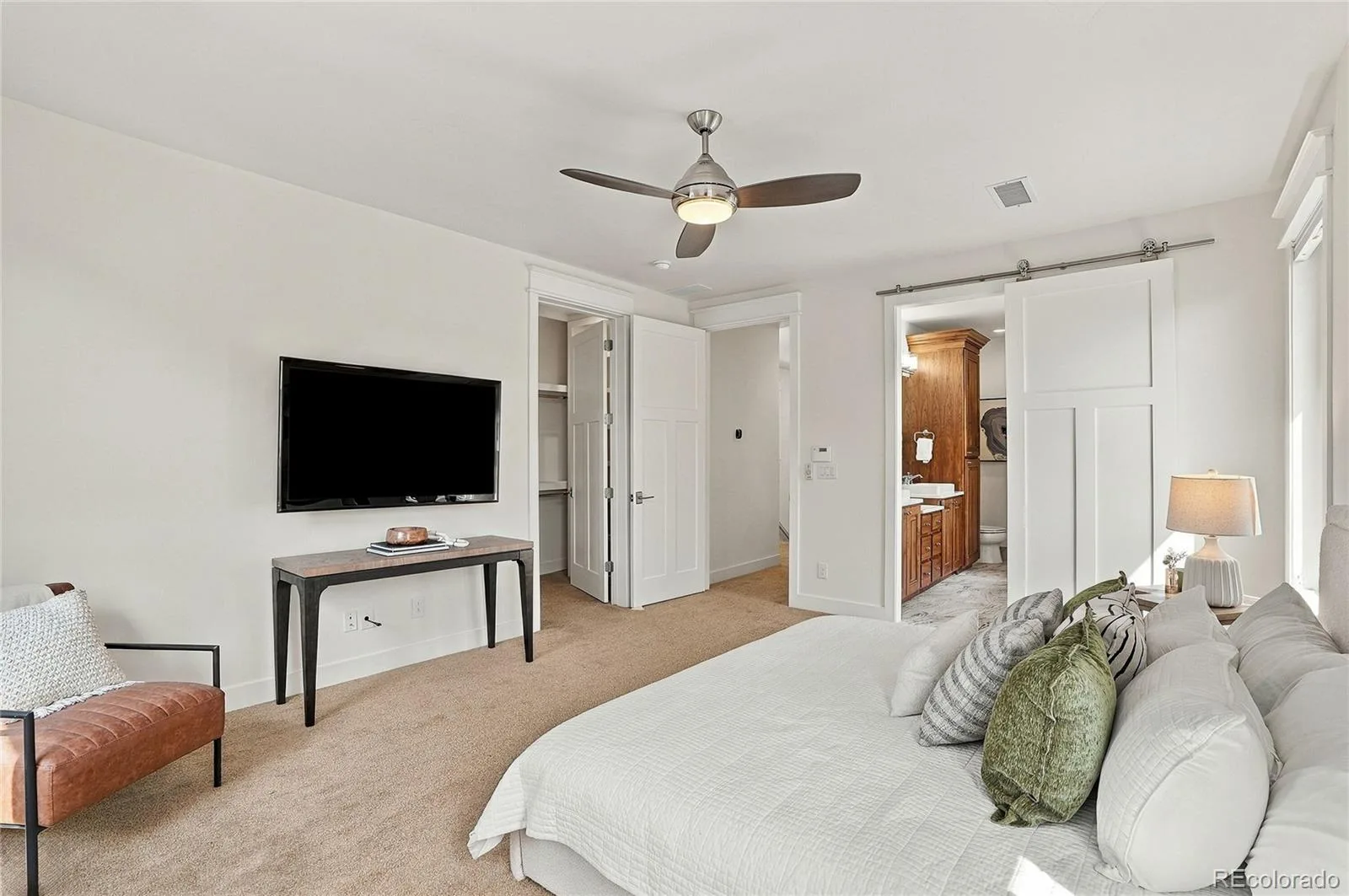 3275 S Logan Street Englewood CO 80113 | MLS #REC4515700 09232026050852 1600 19