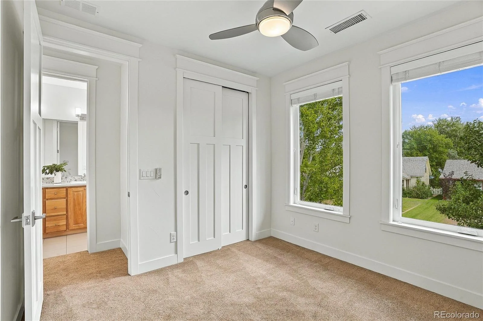 3275 S Logan Street Englewood CO 80113 | MLS #REC4515700 09232026050852 1600 25