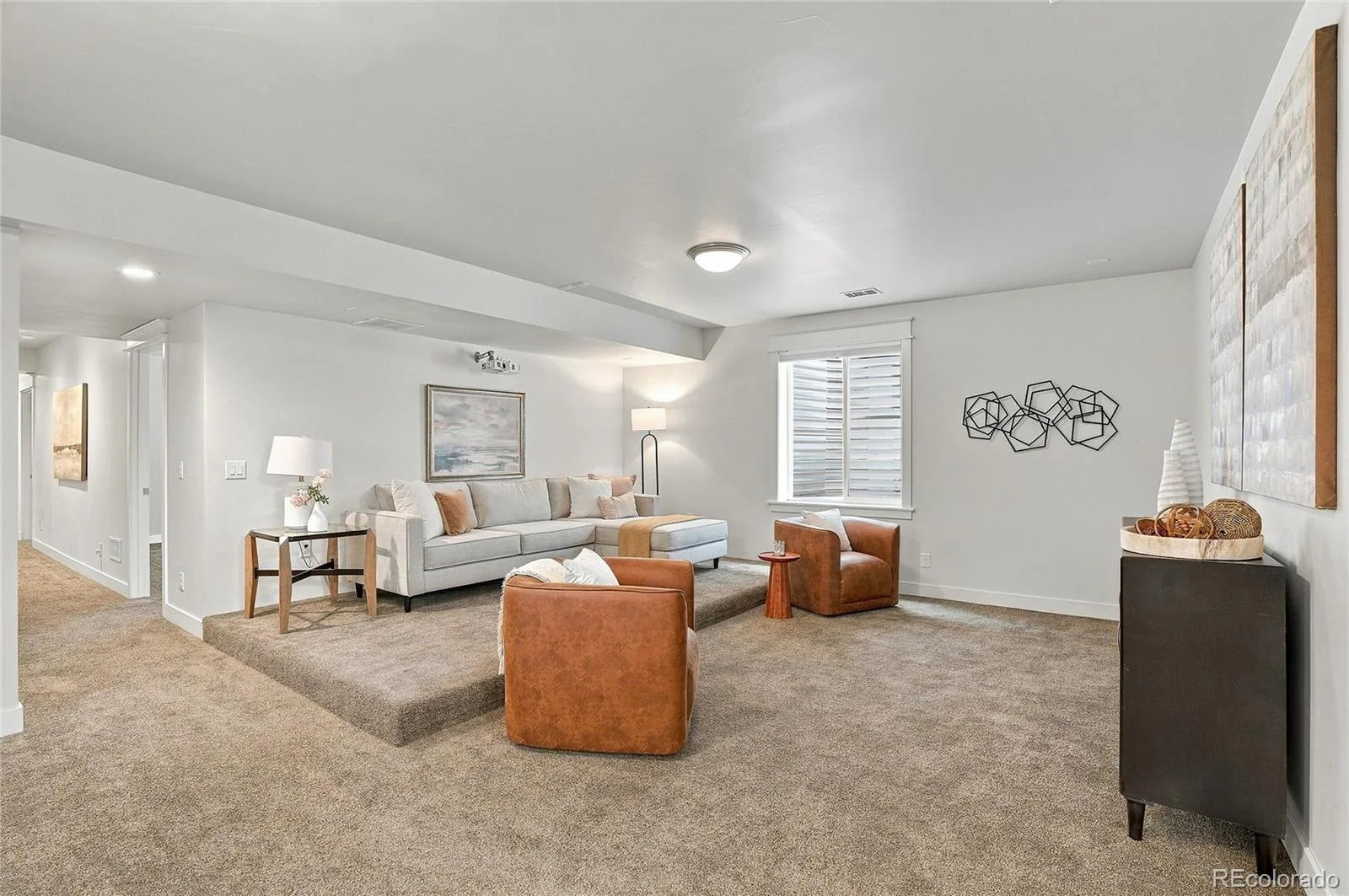 3275 S Logan Street Englewood CO 80113 | MLS #REC4515700 09232026050852 1600 29