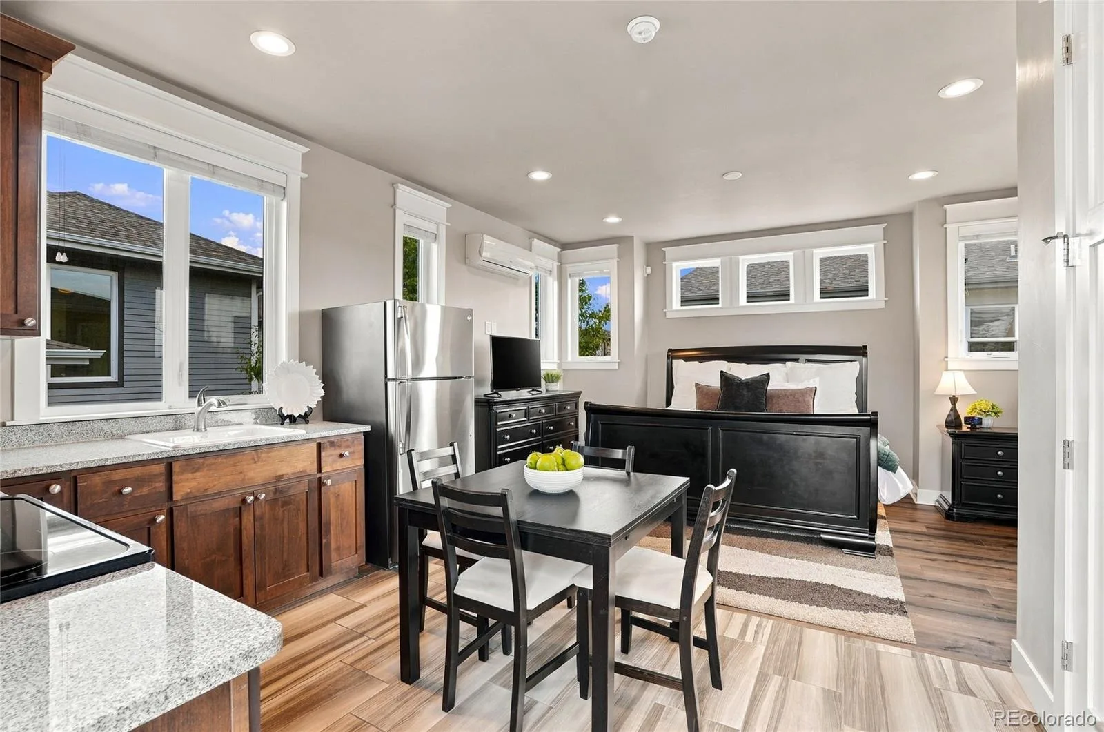 3275 S Logan Street Englewood CO 80113 | MLS #REC4515700 09232026050852 1600 35