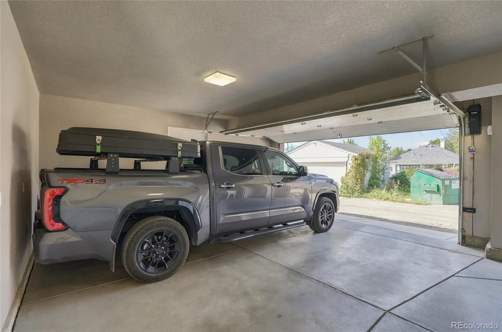 3275 S Logan Street Englewood CO 80113 | MLS #REC4515700 09232026050852 1600 39