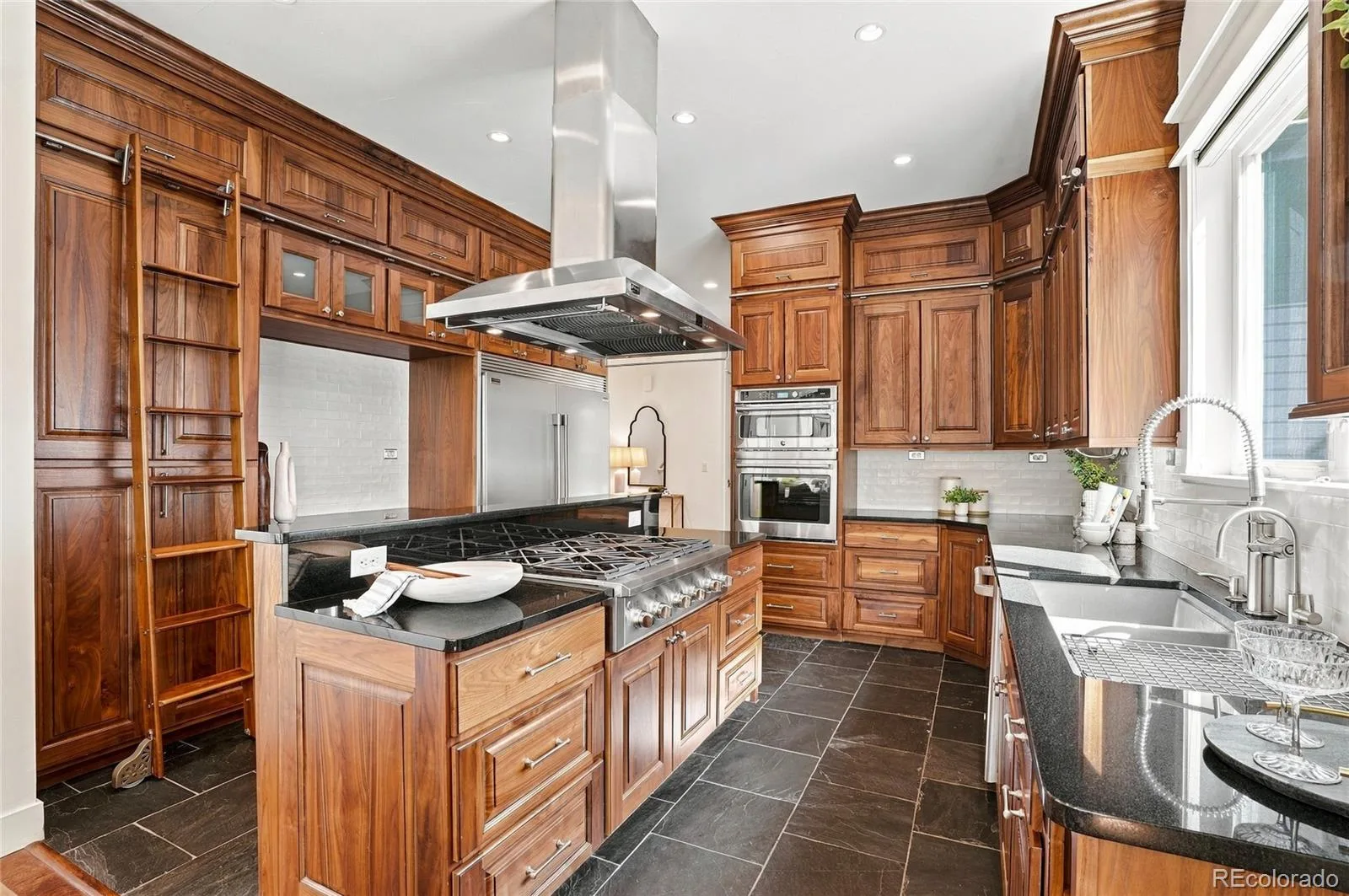 3275 S Logan Street Englewood CO 80113 | MLS #REC4515700 09232026050852 1600 7