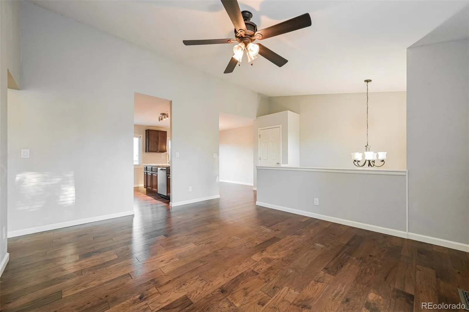 5859 S Perth Place Centennial CO 80015 | MLS #REC4518202 07302026211429 1600 4