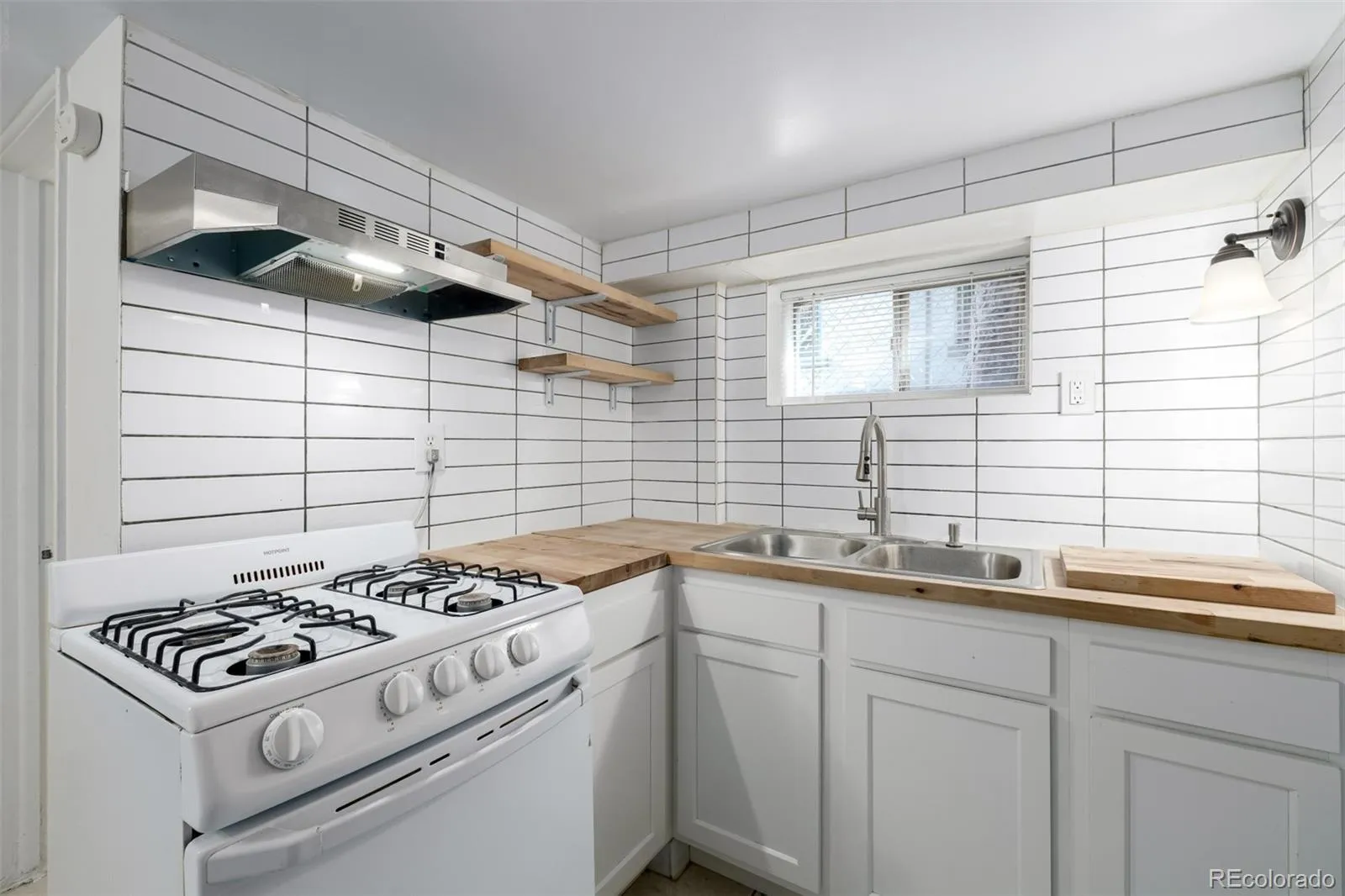 172 W Maple Avenue Denver CO 80223 MLS #REC4520401 05012026130802 1600 23