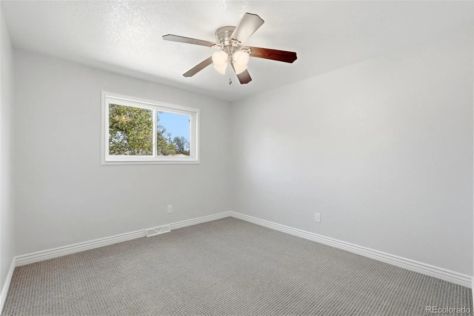 8496 Quay Drive Arvada CO 80003 MLS #REC4523163 05142026134503 1600 39