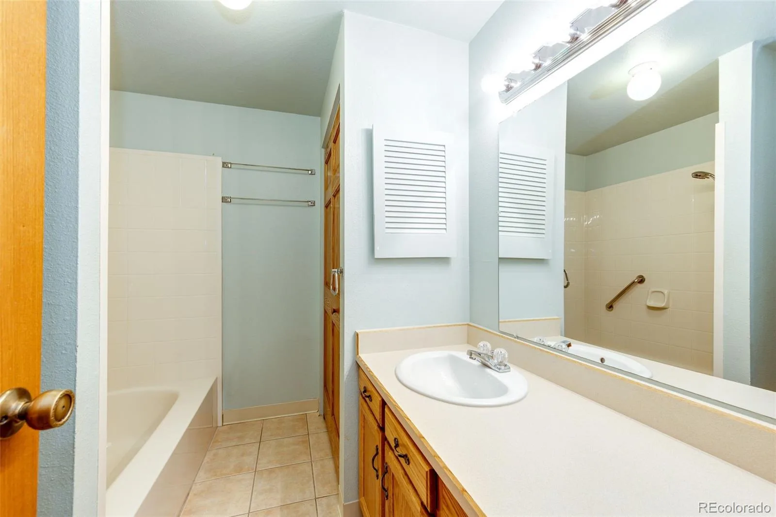 469 E Highline Circle Littleton CO 80122 | MLS #REC4523280 08282026163554 1600 17