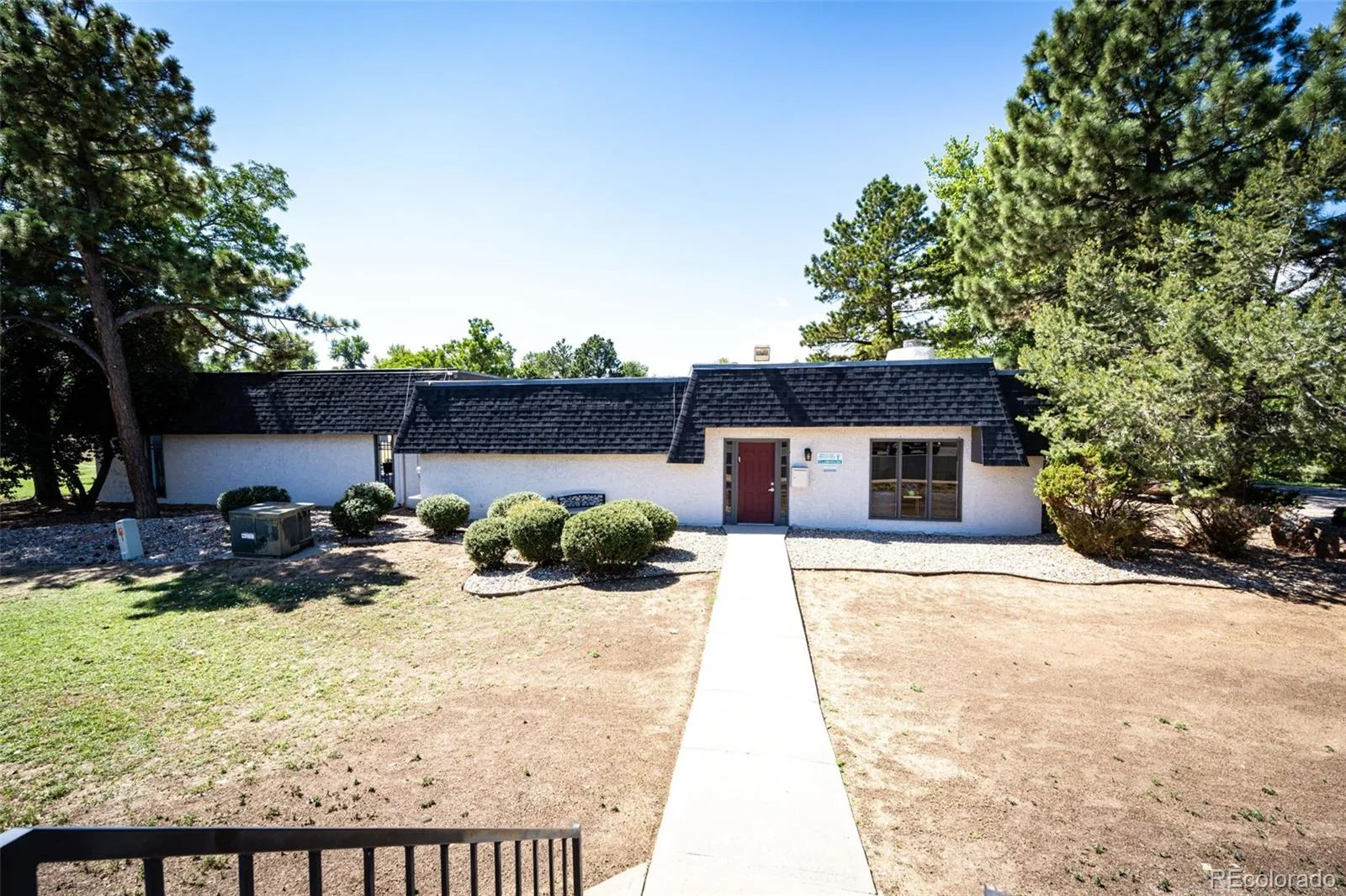 469 E Highline Circle Littleton CO 80122 | MLS #REC4523280 08282026163554 1600 36