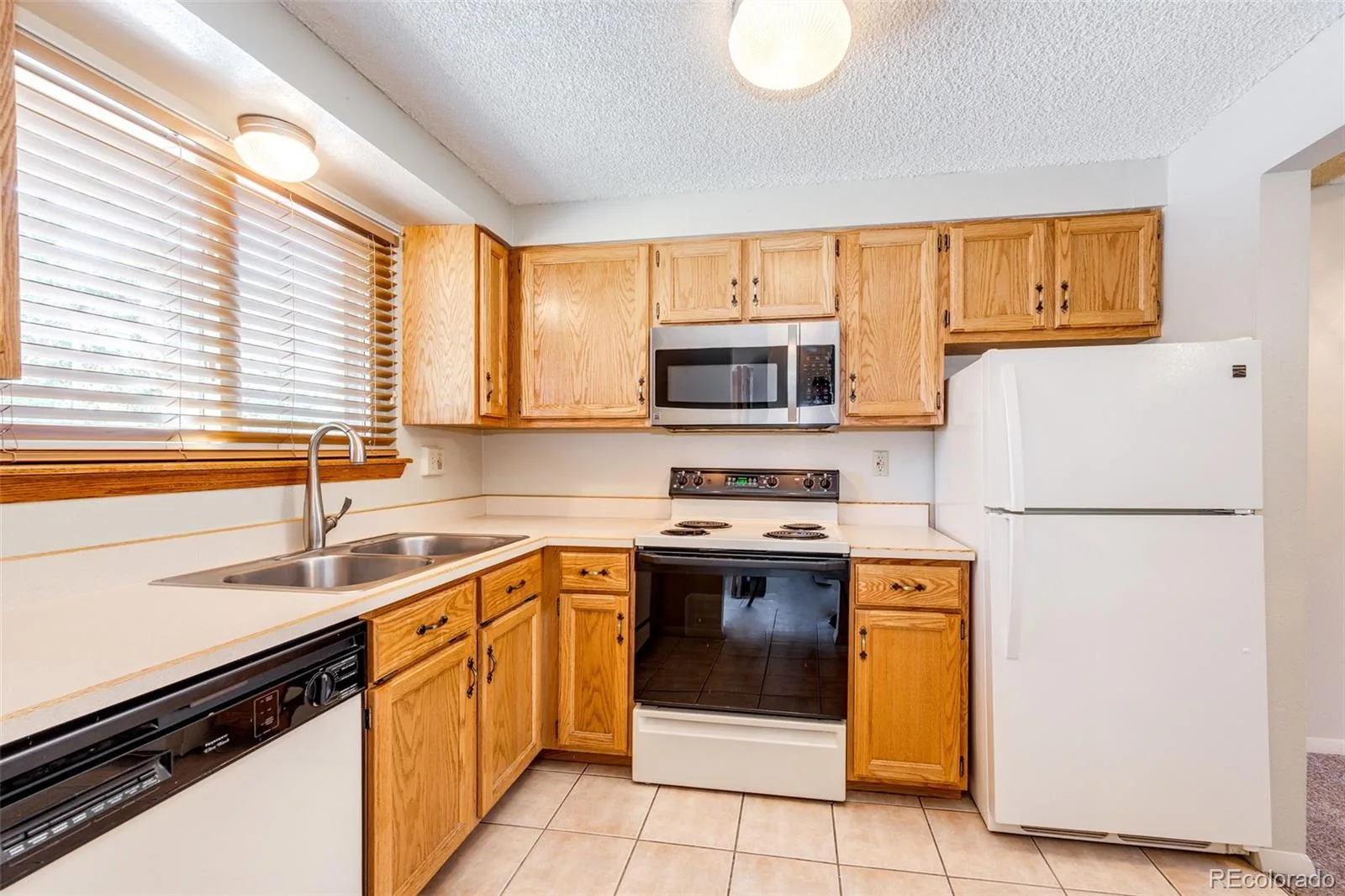 469 E Highline Circle Littleton CO 80122 | MLS #REC4523280 08282026163554 1600 4
