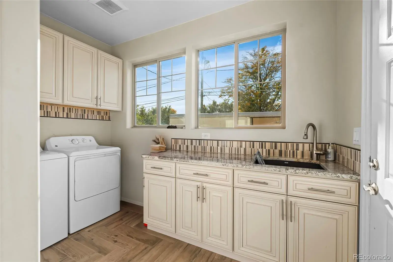 1791 Biscay Street Aurora CO 80011 | MLS #REC4524174 10132025182514 1600 15