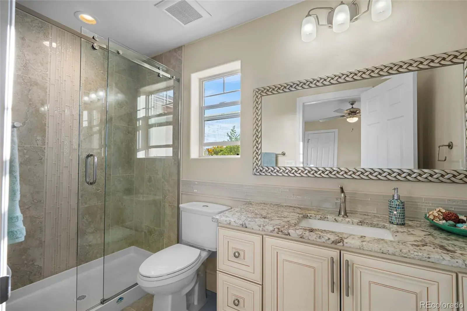 1791 Biscay Street Aurora CO 80011 | MLS #REC4524174 10132025182514 1600 39