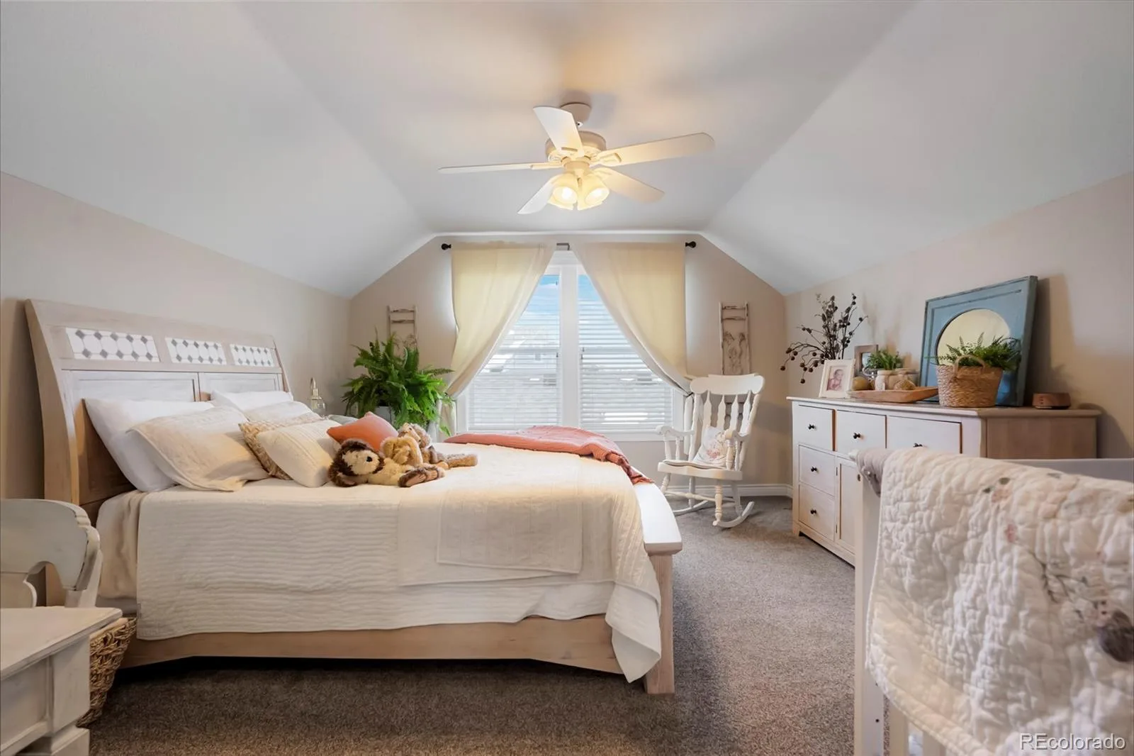 7186 Weaver Circle Castle Rock CO 80104 | MLS #REC4526039 08242026153319 1600 42