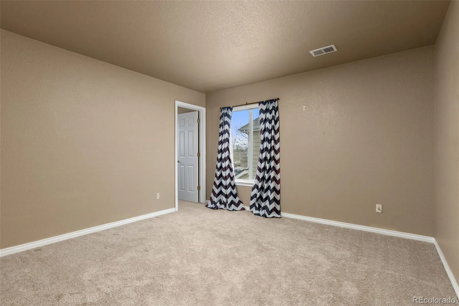9515 S Bluebead Way Parker CO 80134 MLS #REC4526123 04242026033626 1600 30