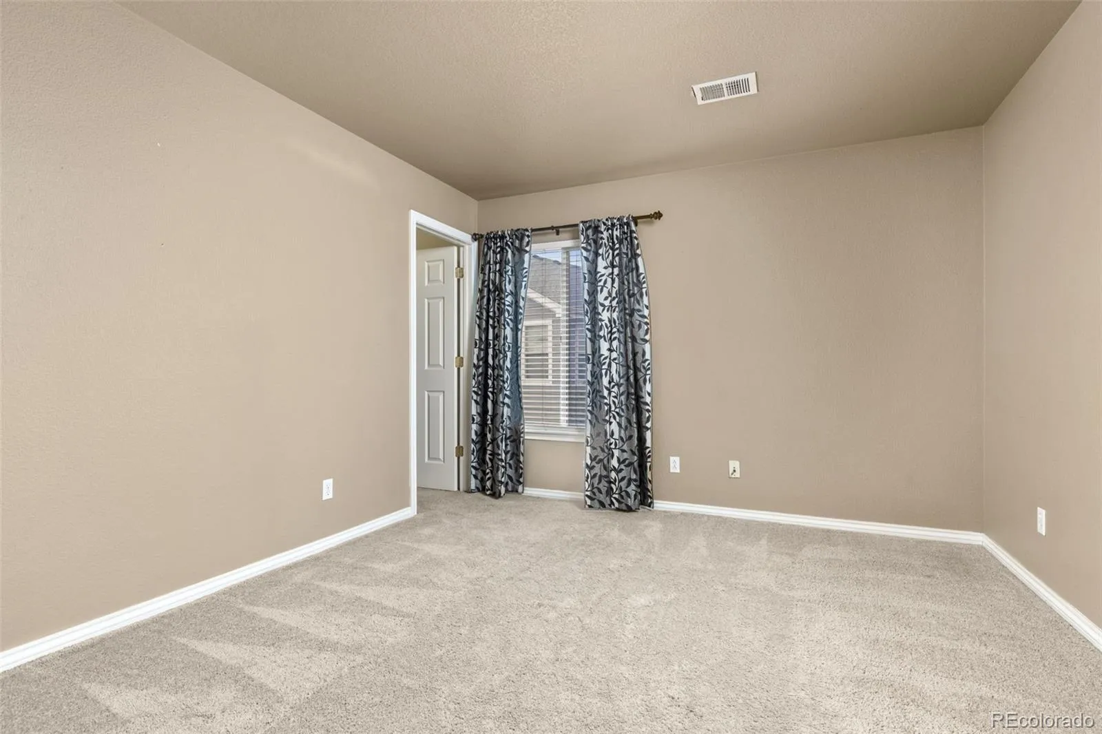 9515 S Bluebead Way Parker CO 80134 MLS #REC4526123 04242026033626 1600 34