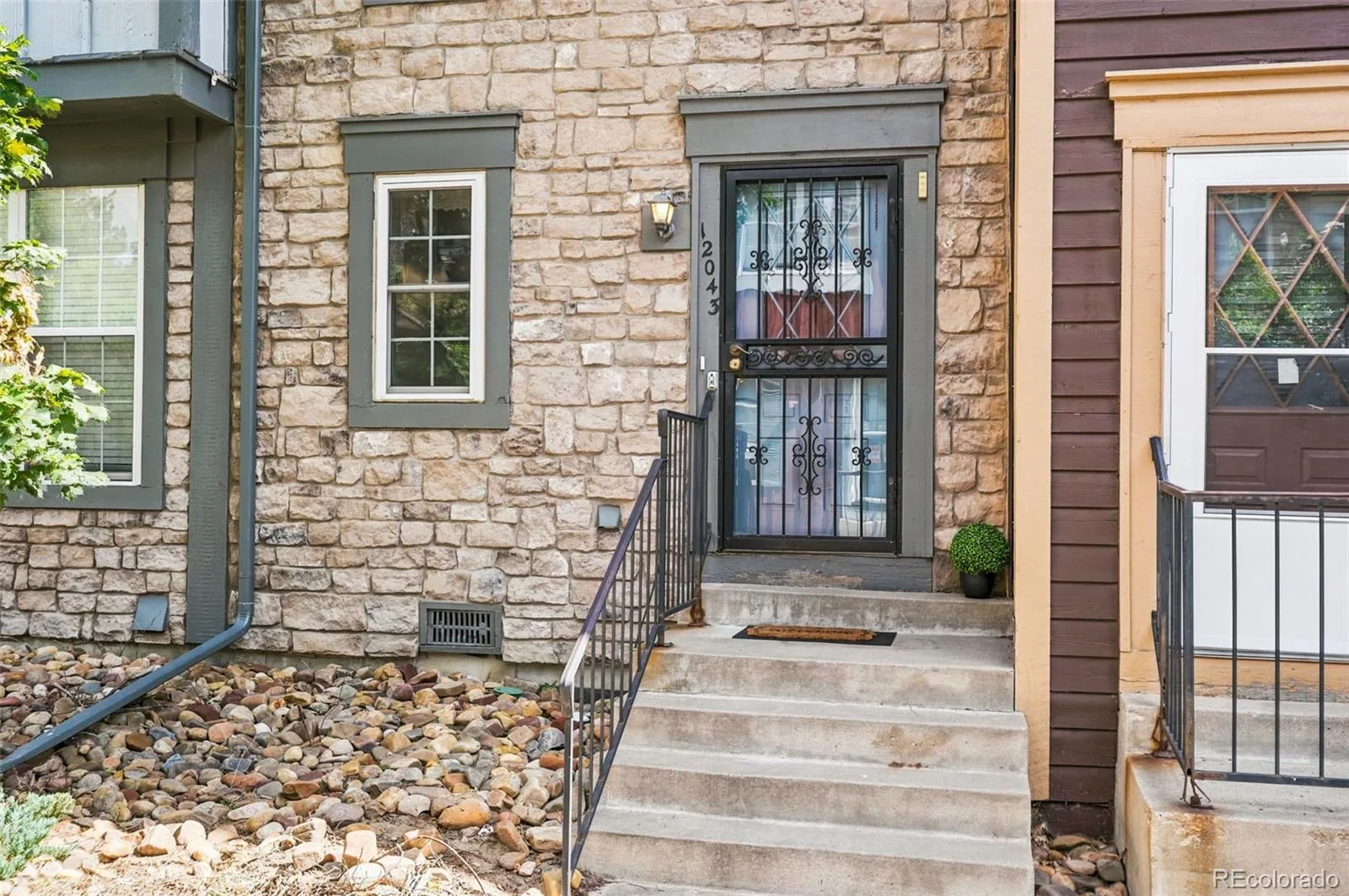 12043 E Hoye Drive Aurora CO 80012 | MLS #REC4526457 06292026202533 1600 1