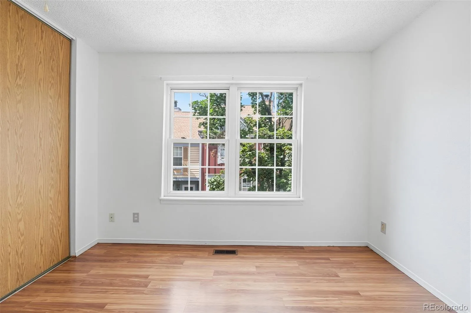 12043 E Hoye Drive Aurora CO 80012 | MLS #REC4526457 06292026202533 1600 25