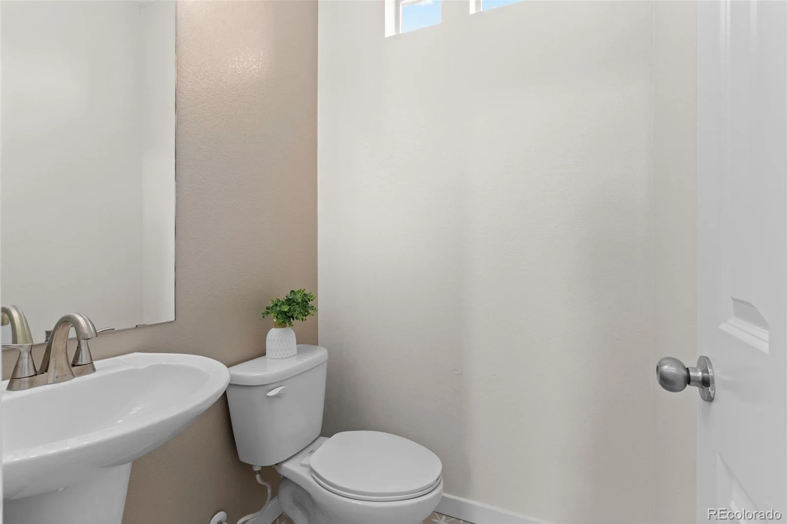 20054 E 48th Drive Denver CO 80249 | MLS #REC4527228 09292026235310 1600 19