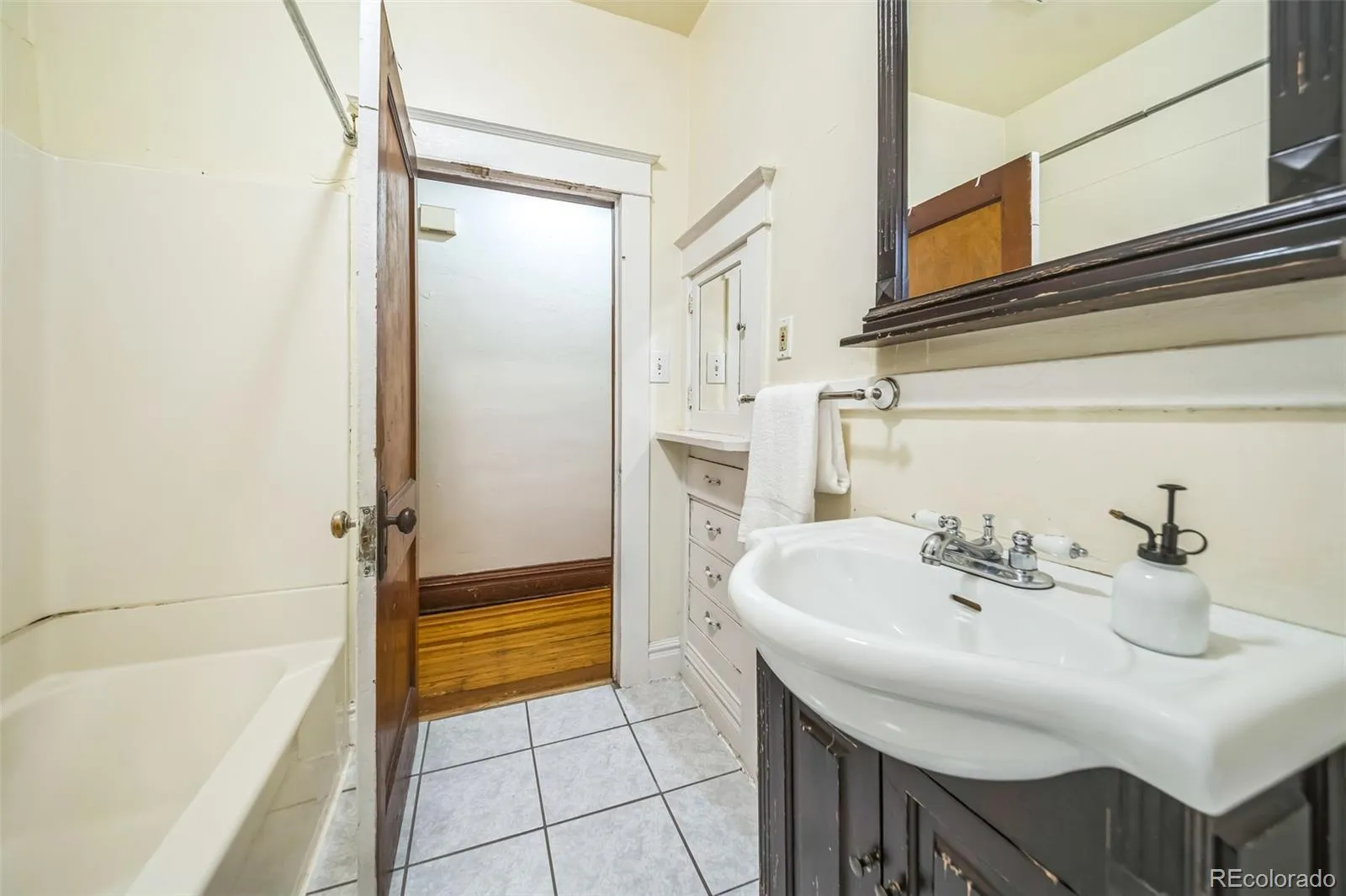 3024 W Denver Place Denver CO 80211 MLS #REC4528363 04242026204038 1600 19